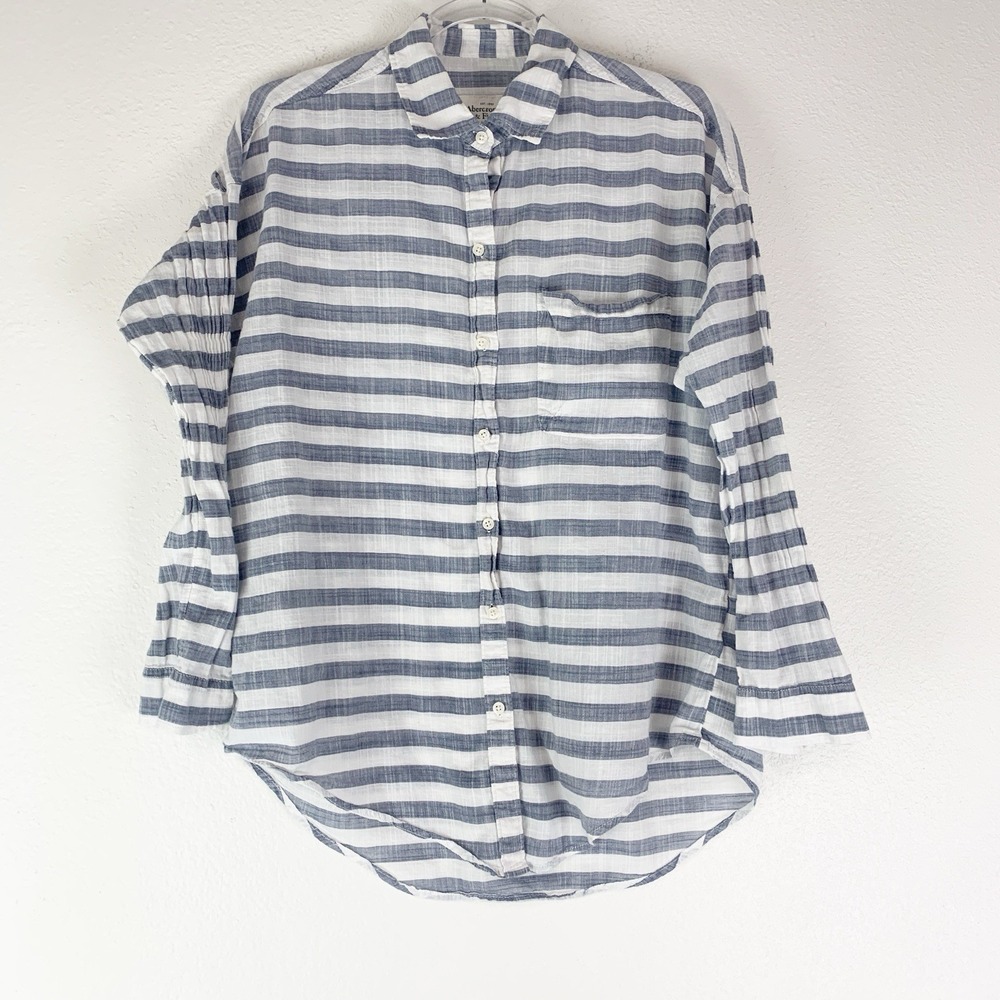 Abercrombie & Fitch Top Medium Coastal Beachy Timeless Staple French Girl Scandi